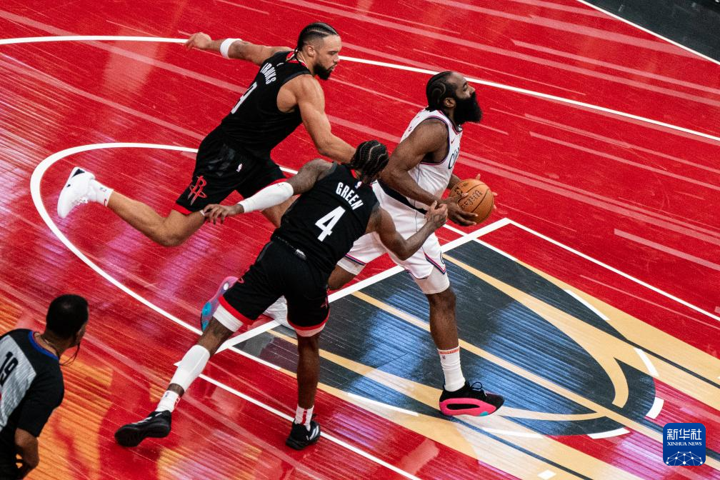 包含NBA罚球大战激烈,骑士队紧咬对手追赶比分的词条 包含NBA罚球大战激烈,骑士队紧咬对手追赶比分的词条