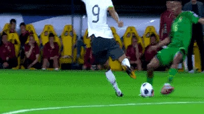 比赛紧张激烈,黄牌红牌不断出现(比赛紧张激烈,黄牌红牌不断出现什么意思) 比赛紧张激烈,黄牌红牌不断出现(比赛紧张激烈,黄牌红牌不断出现什么意思)