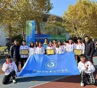 足球比赛即将拉开帷幕队员们彼此发出什么励志夺冠