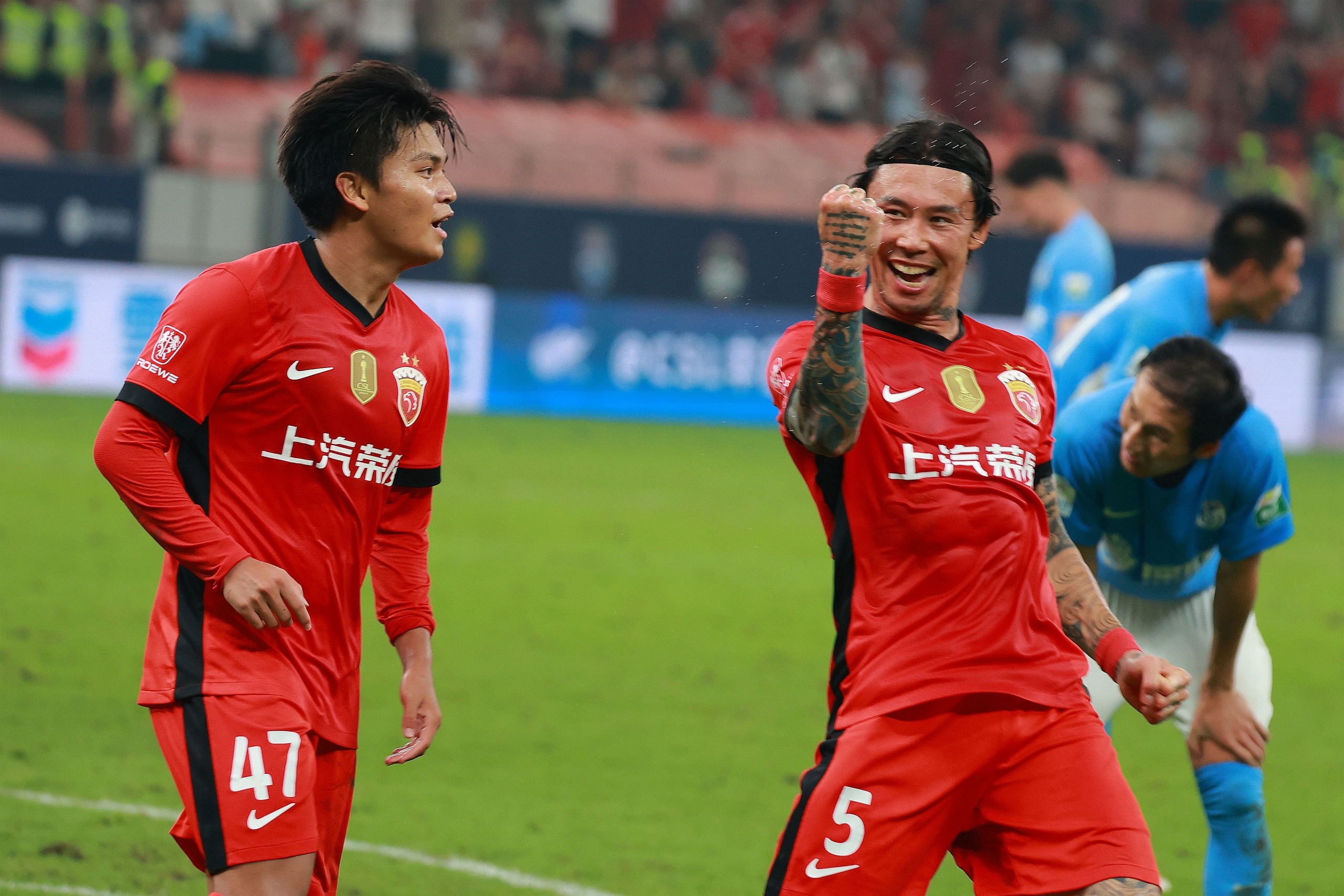 包含全队士气高涨！上港备战恒大，冲刺亚冠资格的词条